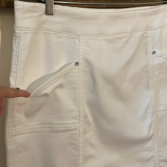 Jag Jeans White Denim Roadtrip Pull On Skort - Picture 7 of 16